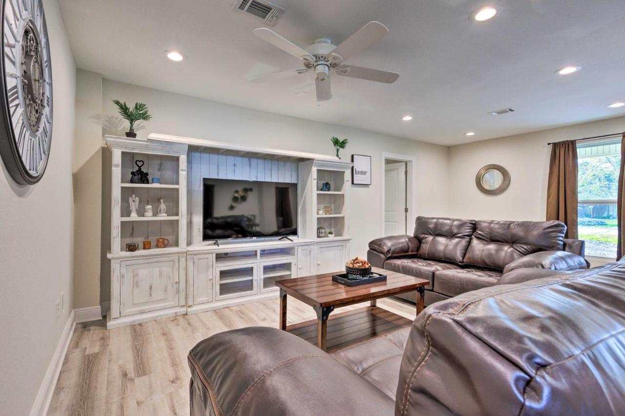 Spacious Gulfport Home With Yard 1 Mi To Beach Exterior foto